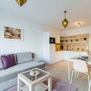Rose Z Basenem Apartament